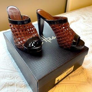 Gorgeous & sexy Cole Haan Stephanie clog slides